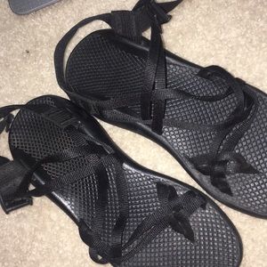 Women’s black Chaco’s with toe strap